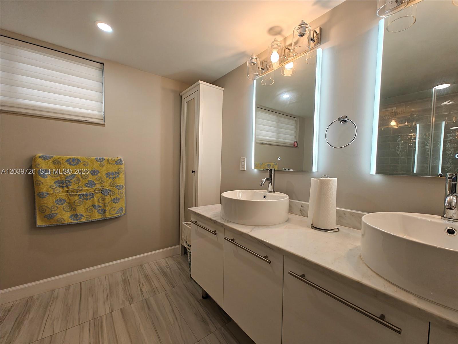 601 Ives Dairy Road, Unit 1018 Miami, FL 33179 - Photo 4 of 16