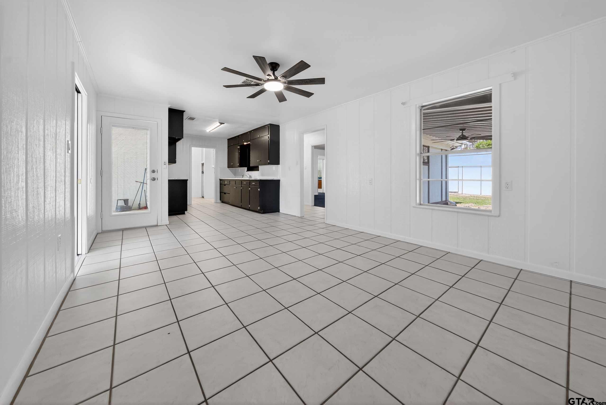 11457 State Highway 64 Tyler, TX 75707 - Photo 9 of 43 a view of a livingroom with a furniture