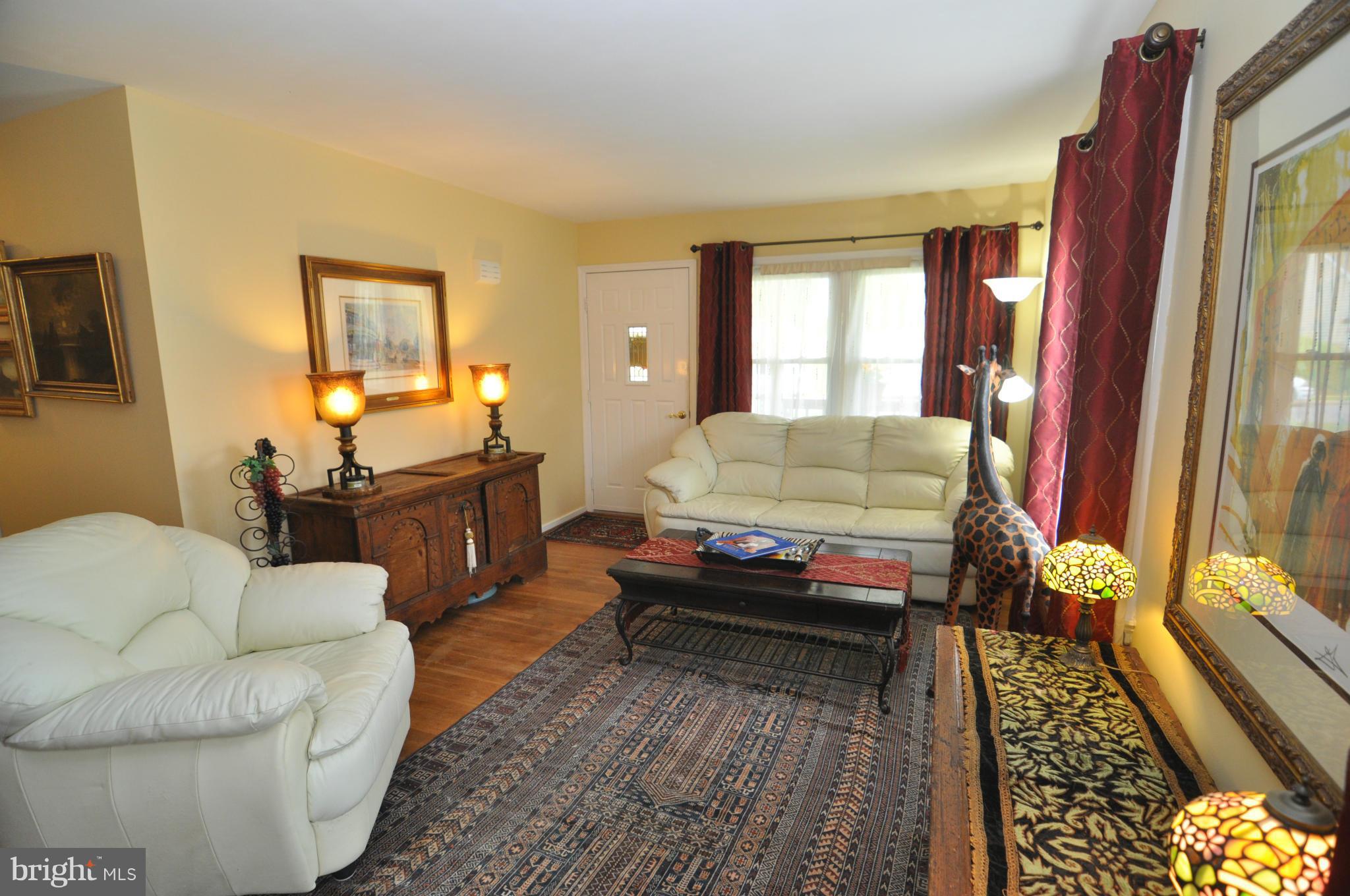 1926 Griffith Road Falls Church, VA 22043 - Photo 3 of 29 Living Room