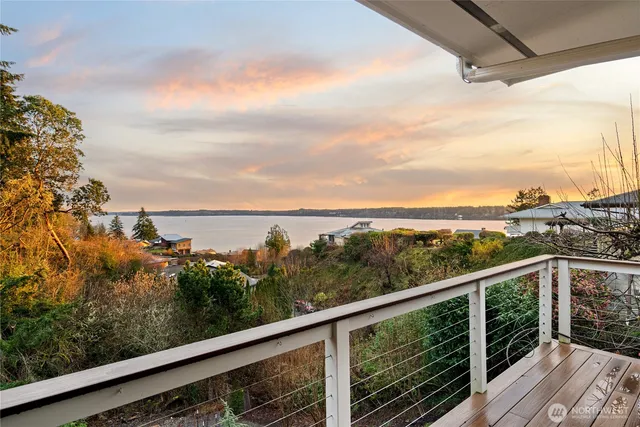 $1,850,000 | 2222 Old Port Court Northwest, Olympia, WA 98502