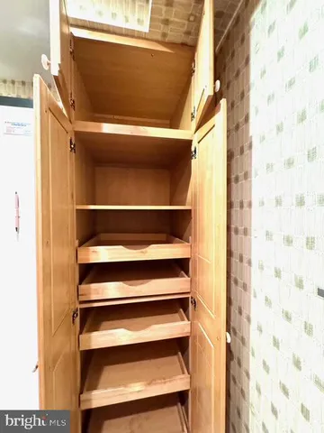 $345,000 | 24 Courthouse Square, Unit 105, Rockville, MD 20850