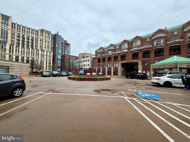 $345,000 | 24 Courthouse Square, Unit 105, Rockville, MD 20850