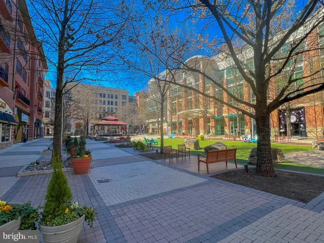 $345,000 | 24 Courthouse Square, Unit 105, Rockville, MD 20850