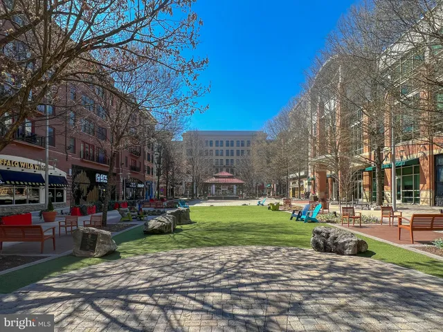 $345,000 | 24 Courthouse Square, Unit 105, Rockville, MD 20850