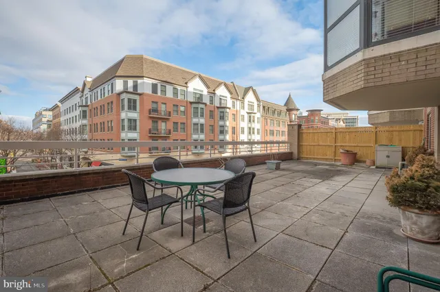 $345,000 | 24 Courthouse Square, Unit 105, Rockville, MD 20850