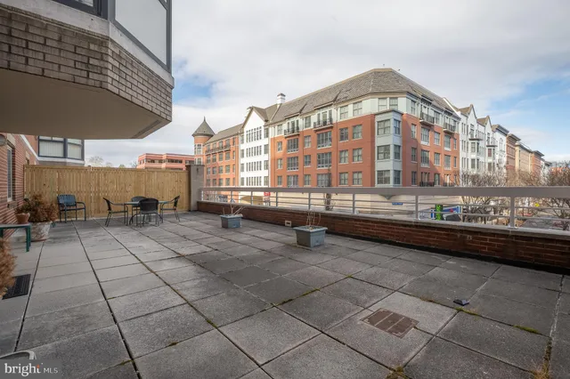 $345,000 | 24 Courthouse Square, Unit 105, Rockville, MD 20850