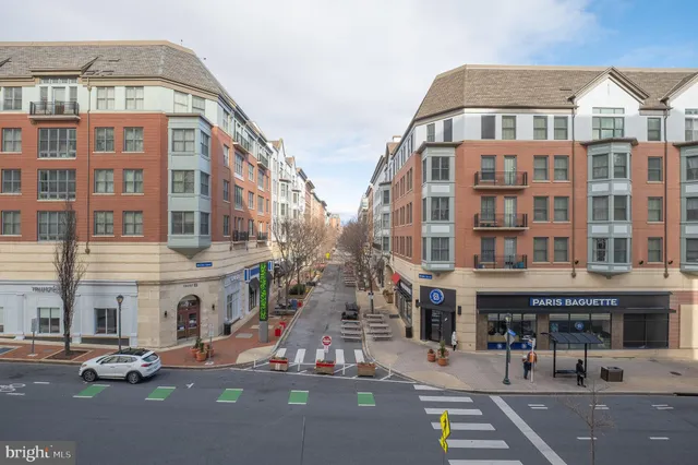 $345,000 | 24 Courthouse Square, Unit 105, Rockville, MD 20850