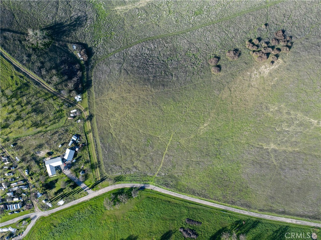 0 Hermosa Road Templeton, CA 93465 - Photo 4 of 14 a bathroom with a shower