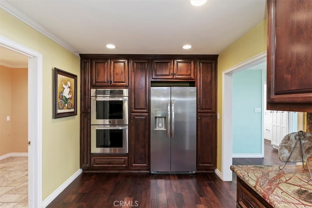 18590 Roberts Road Riverside, CA 92508 - Photo 28 of 66 Kitchen