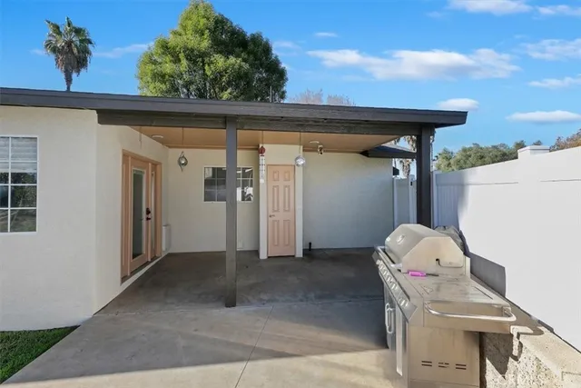 $1,250,000 | 18590 Roberts Road, Riverside, CA 92508