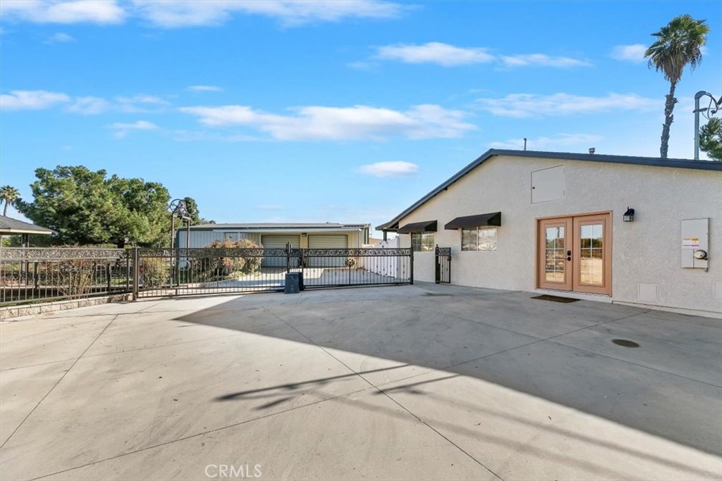 18590 Roberts Road Riverside, CA 92508 - Photo 6 of 66