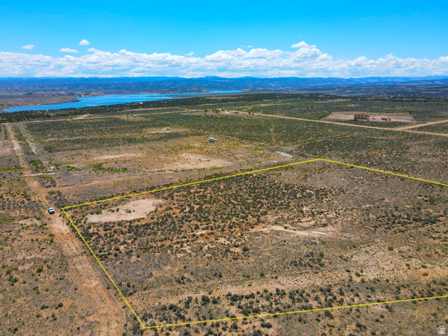4500 South 22750th Duchesne, UT 84021 - Photo 16 of 34 Expansive desert landscape featuring a clear boundary outline
