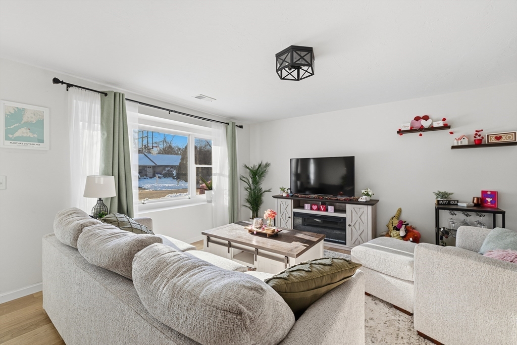 239 Powderhorn Drive Taunton, MA 02780 - Photo 11 of 28