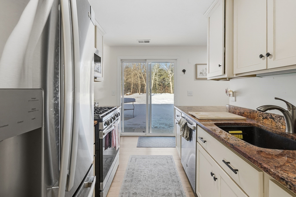 239 Powderhorn Drive Taunton, MA 02780 - Photo 6 of 28