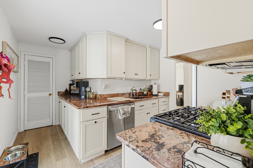 239 Powderhorn Drive Taunton, MA 02780 - Photo 8 of 28