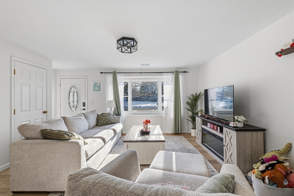 239 Powderhorn Drive Taunton, MA 02780 - Photo 10 of 28