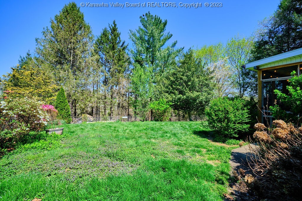 1517 Autumn Road Charleston, WV 25314 - Photo 37 of 41 Gallery Image 37