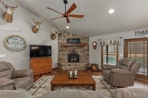 $599,000 | 14982 Fremont Road, Gillespie, IL 62033