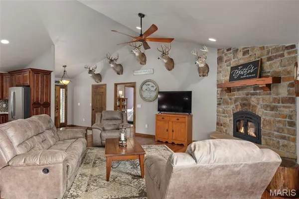 $599,000 | 14982 Fremont Road, Gillespie, IL 62033