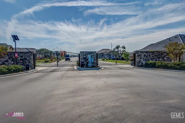 $1,050,000 | Undisclosed Address, Bakersfield, CA 93314