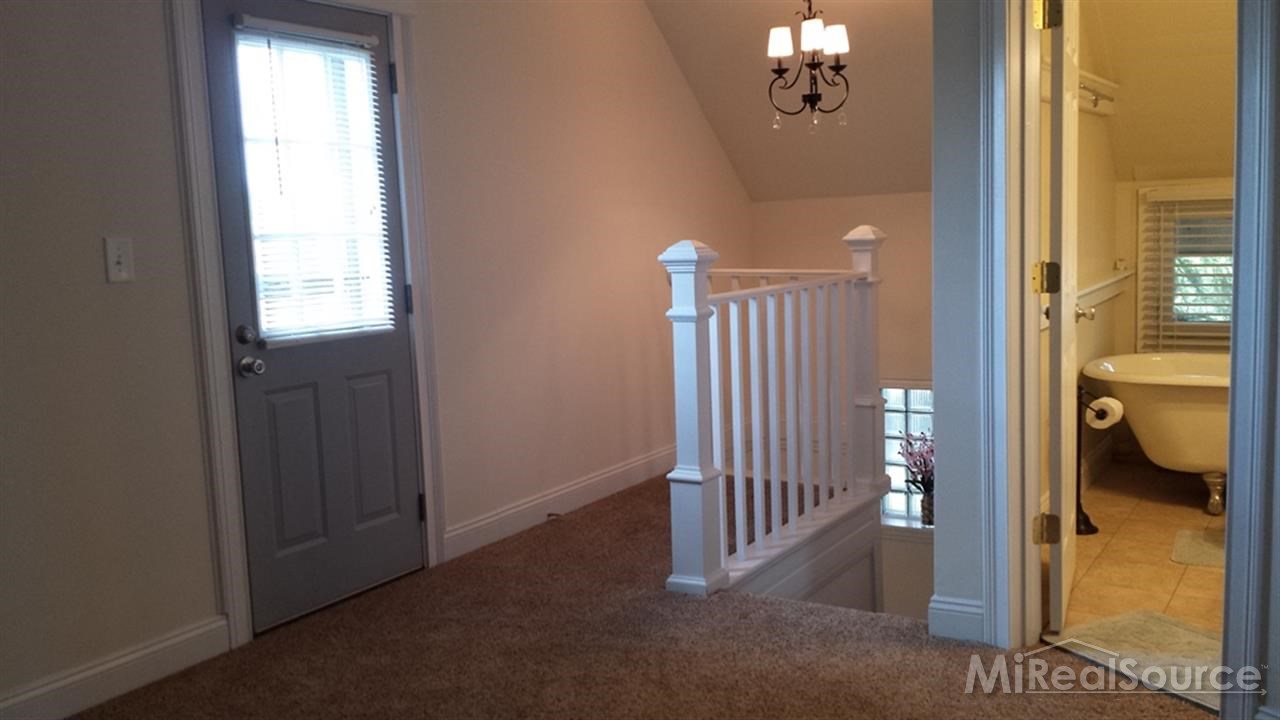 22453 Virginia Eastpointe, MI 48021 - Photo 15 of 19 31163818-14.JPG