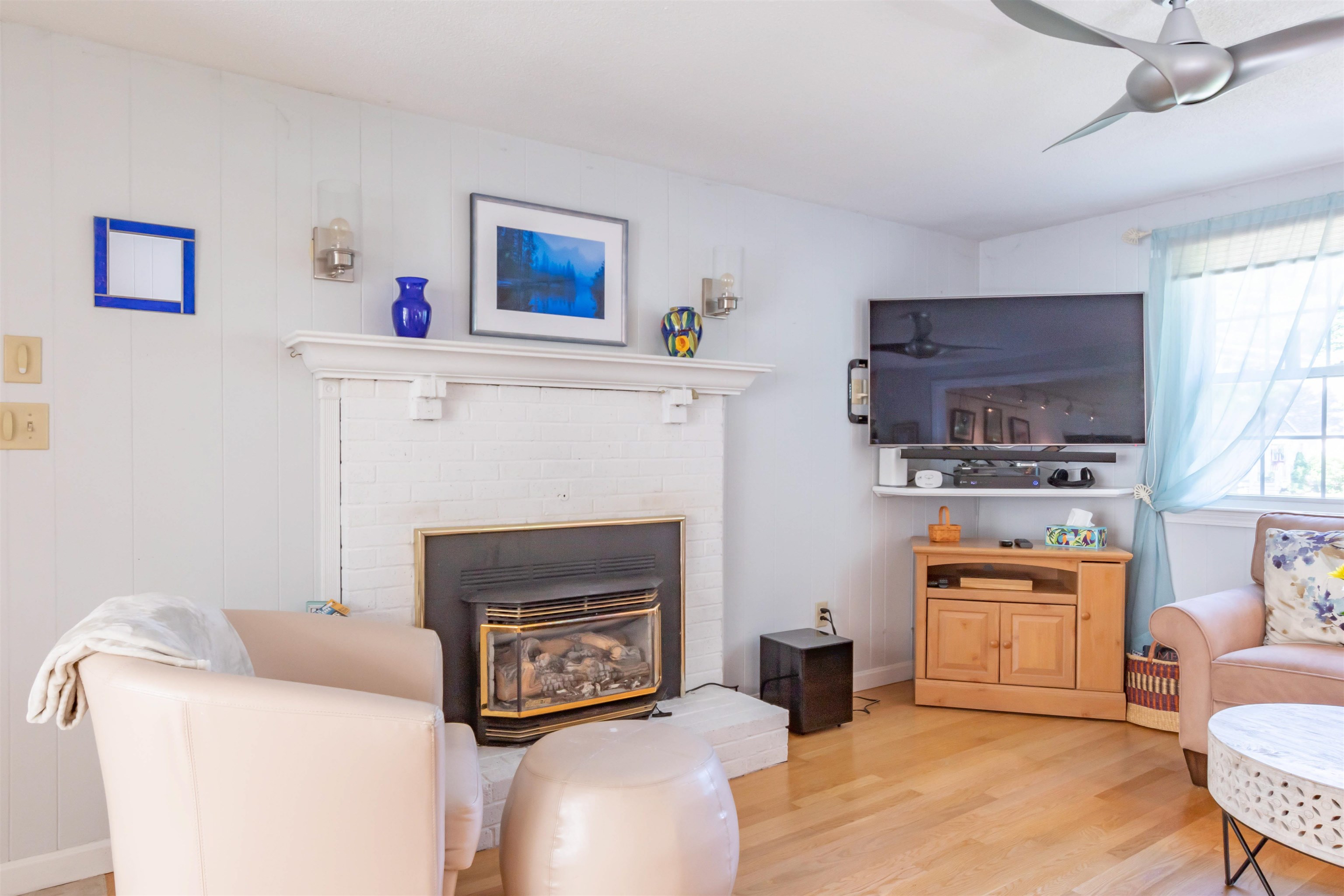 2 Mathew Drive Merrimack, NH 03054 - Photo 3 of 34 Gallery Image 3