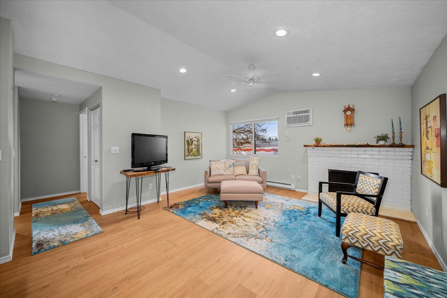 102 East Weile Avenue, Unit 4 Spokane, WA 99208 - Photo 5 of 41