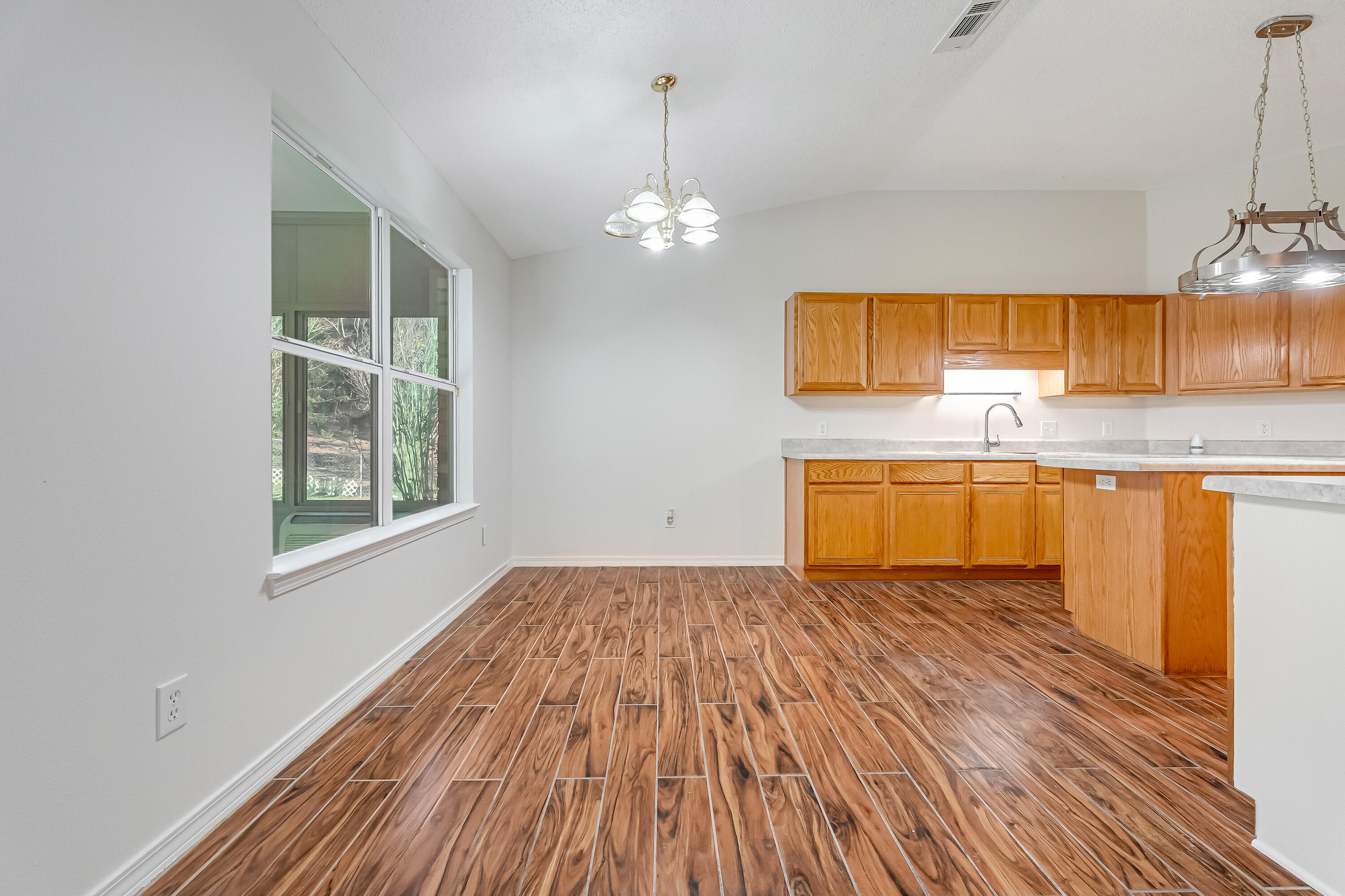 427 Hatchee Drive Crestview, FL 32536 - Photo 13 of 77 DINING AREA