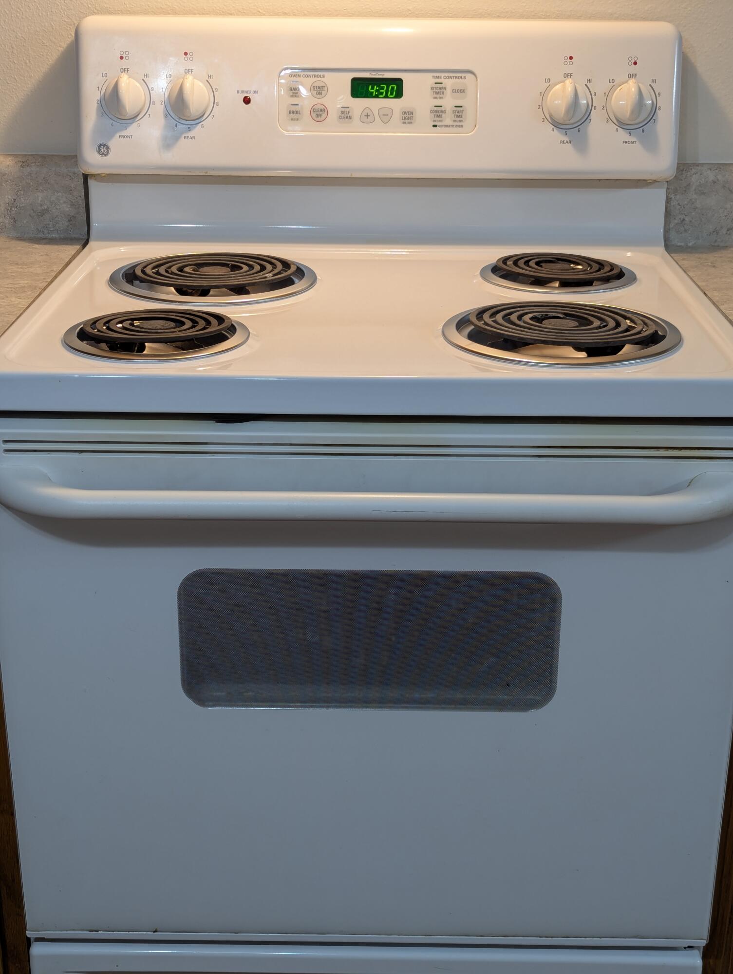 427 Hatchee Drive Crestview, FL 32536 - Photo 24 of 77 a close view of stove top oven
