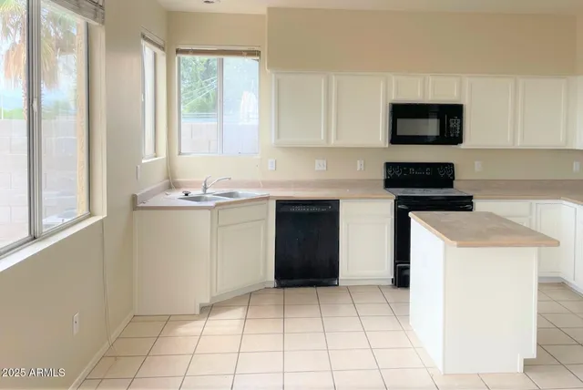 $2,295 | 1529 East South Fork Drive, Phoenix, AZ 85048