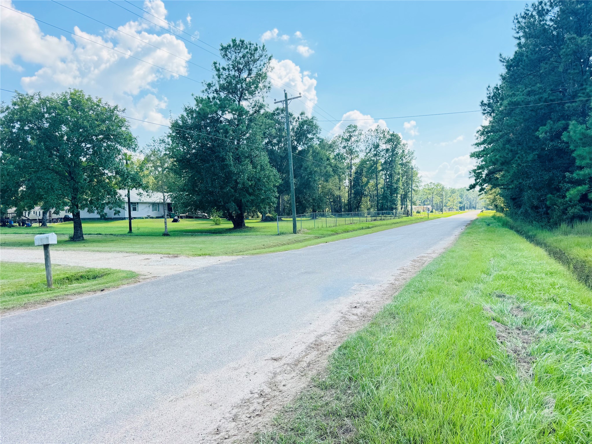 2736 Whitetail Forest Road Kountze, TX 77625 - Photo 4 of 17 Gallery Image 4