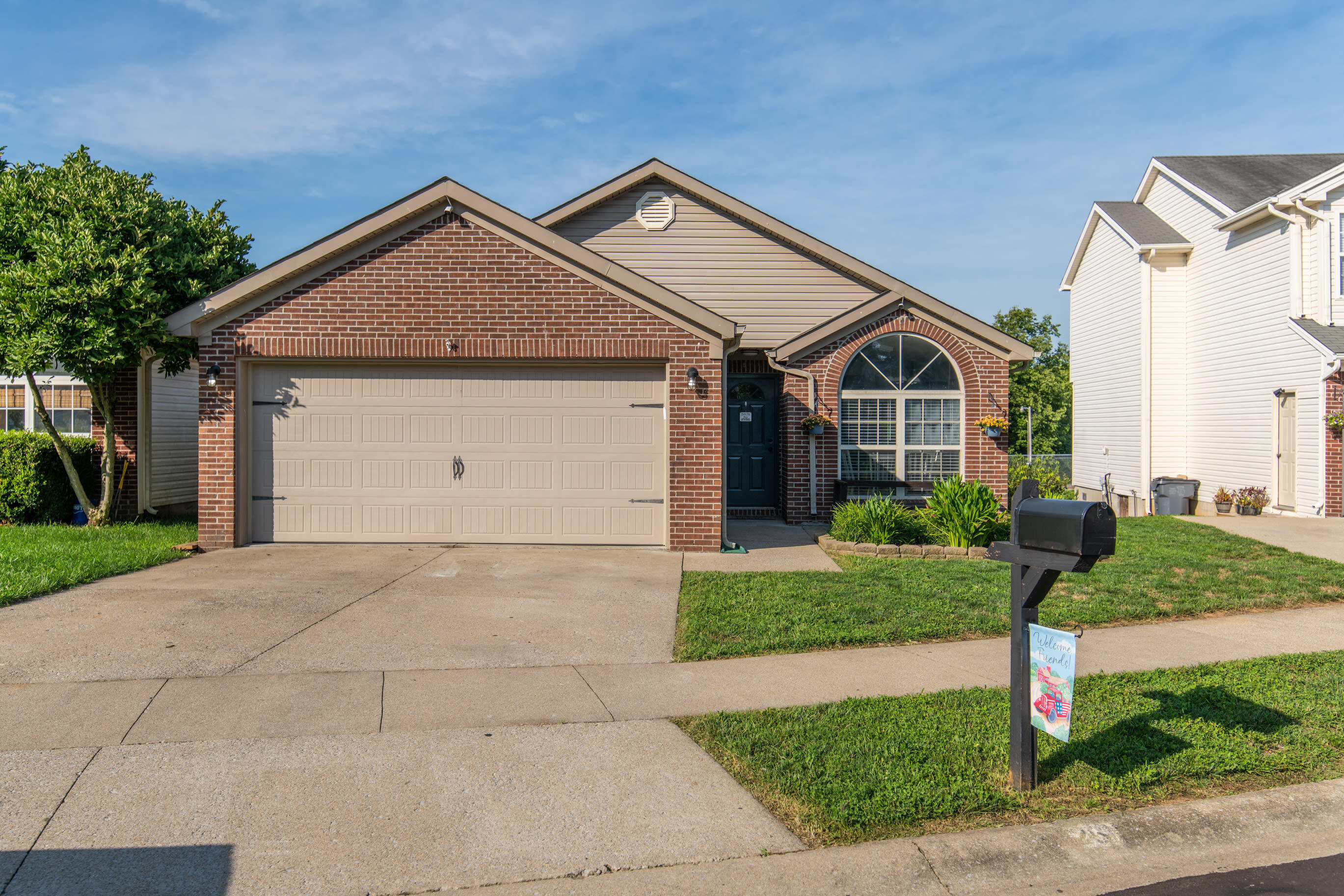 261 Chestnut Ridge Drive Lexington, KY 40511 - Photo 1 of 28 Primary