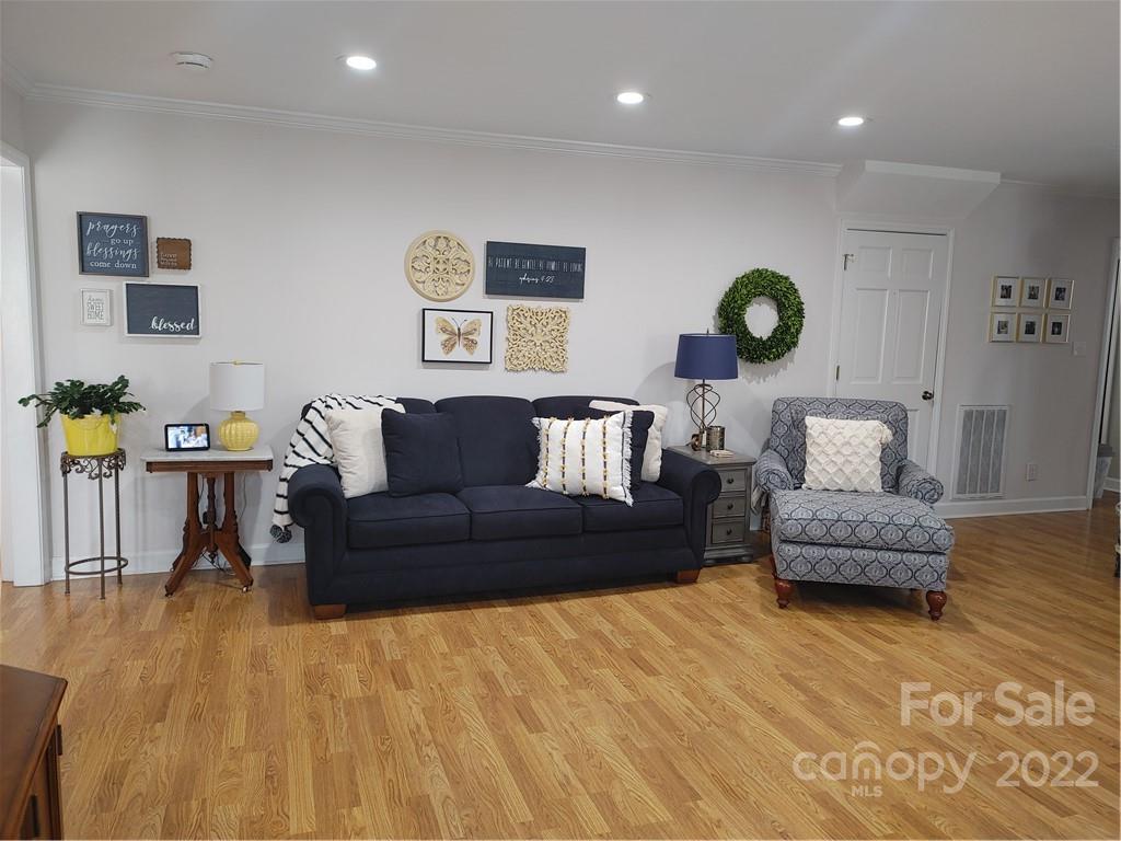 7400 Pleasant Grove Road Charlotte, NC 28216 - Photo 7 of 48 Gallery Image 7