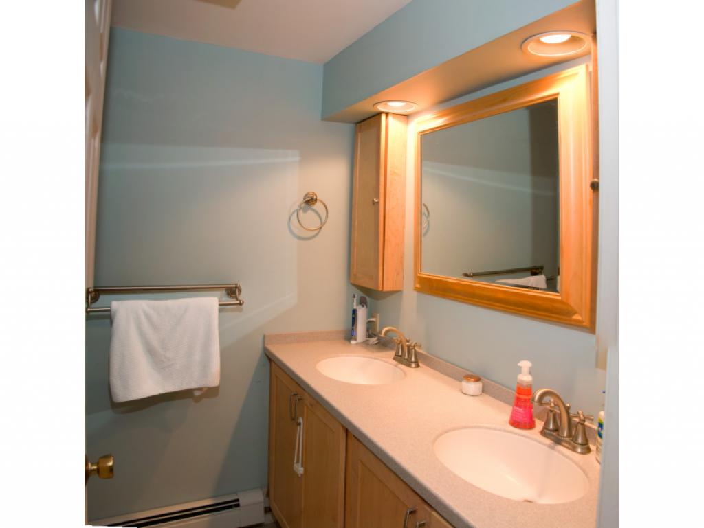 40 Edgewood Road, Unit 40 Durham, NH 03824 - Photo 9 of 16