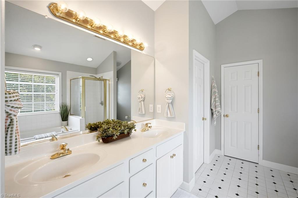 323 Ridge Drive Lexington, NC 27295 - Photo 14 of 46