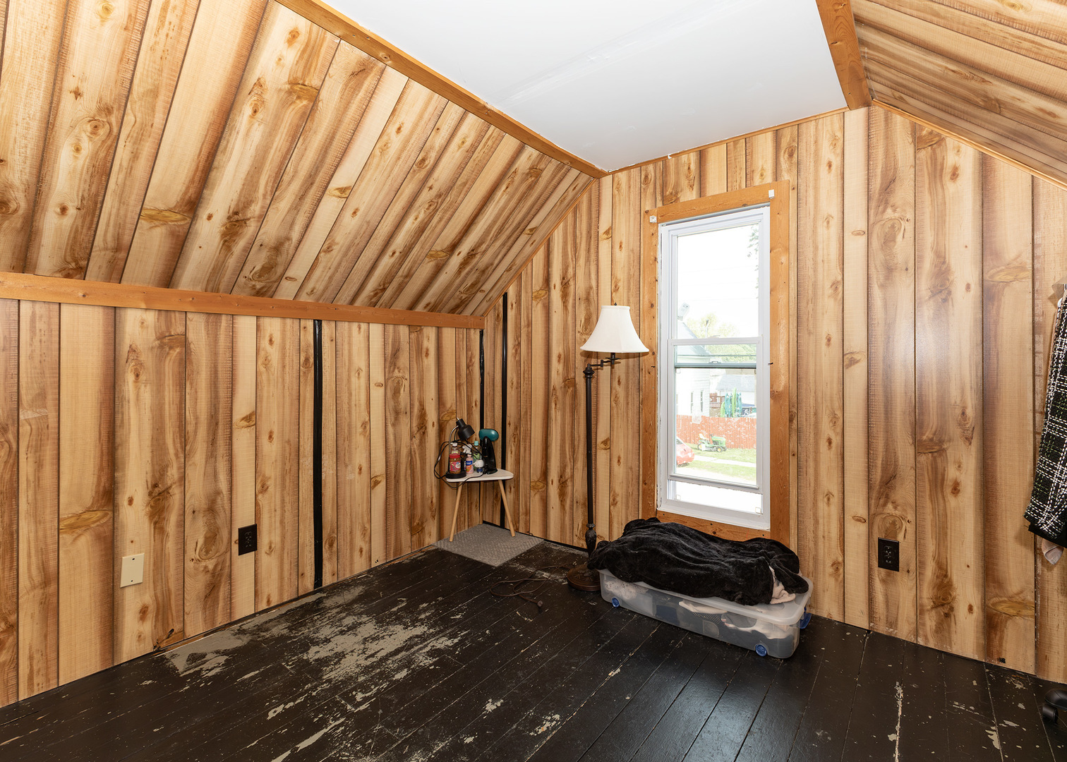 918 16th Avenue Fulton, IL 61252 - Photo 14 of 20 a bedroom with a bed and a window