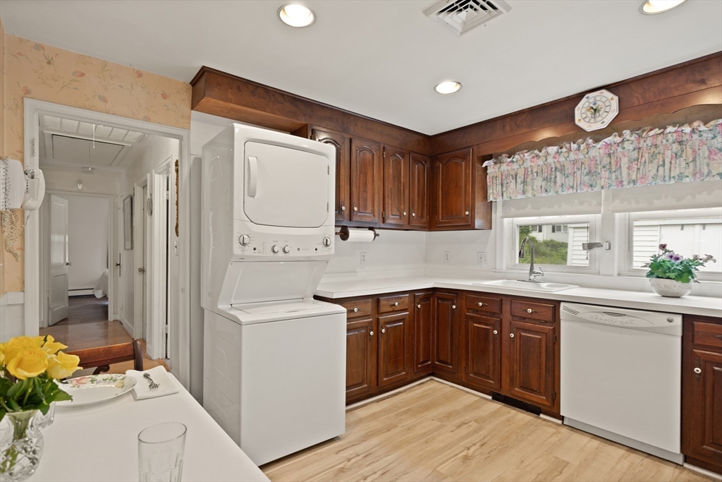 82 Highland Street Canton, MA 02021 - Photo 5 of 20 Gallery Image 5