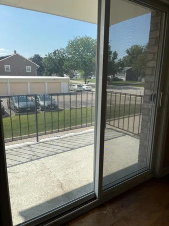 $159,900 | 1000 South Lorraine Road, Unit 214, Wheaton, IL 60189