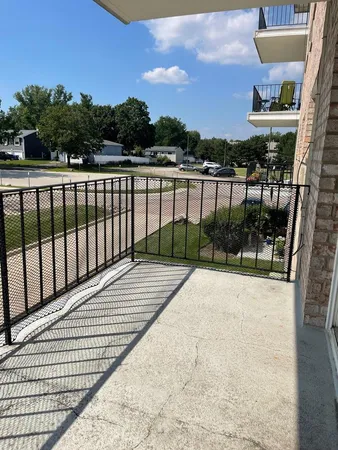 $159,900 | 1000 South Lorraine Road, Unit 214, Wheaton, IL 60189