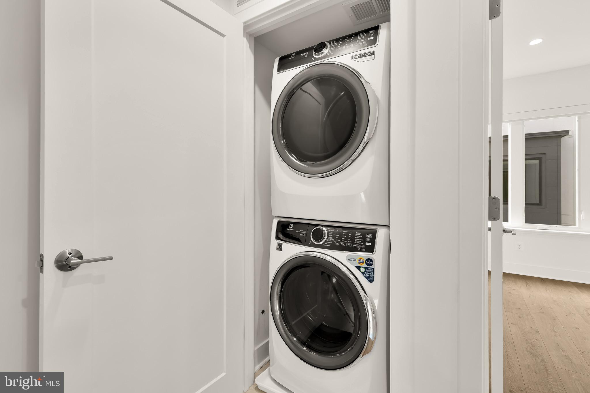2608 Olmsted Court Northwest Washington, DC 20422 - Photo 24 of 39 a utility room with dryer and washer
