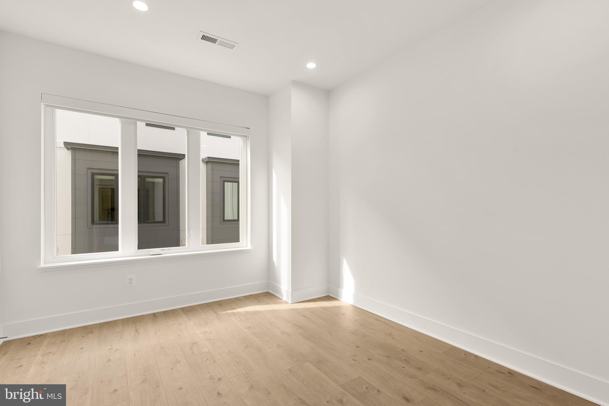 2608 Olmsted Court Northwest Washington, DC 20422 - Photo 25 of 39 an empty room with a window