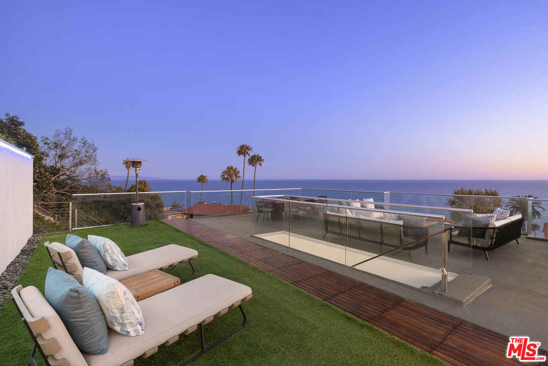 17713 Posetano Road Pacific Palisades, CA 90272 - Photo 22 of 24