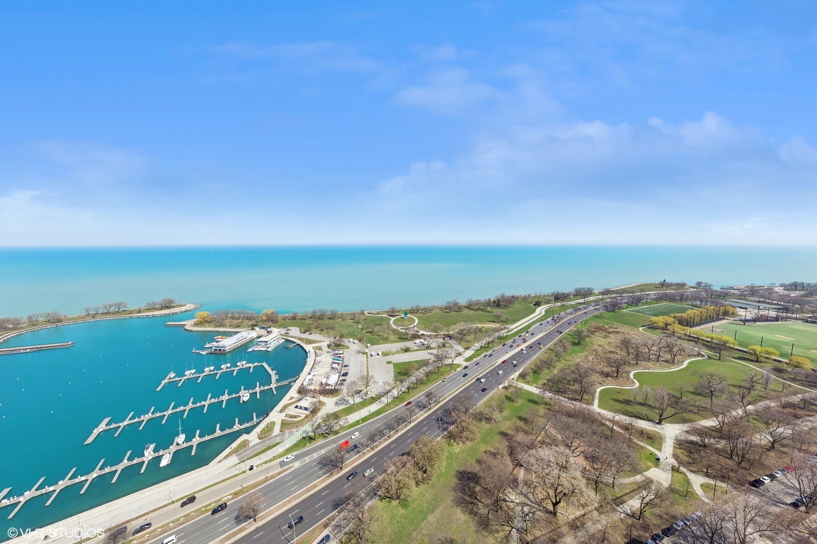 3150 North Lake Shore Drive, Unit 27F Chicago, IL 60657 - Photo 17 of 31 a view of a city with ocean view