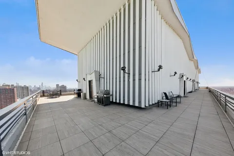 $980,000 | 3150 North Lake Shore Drive, Unit 27F, Chicago, IL 60657