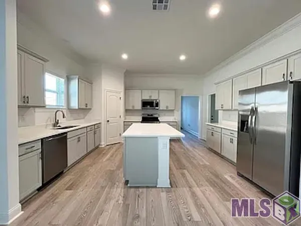 $2,750 | 13153 Ducks Landing Street, Gonzales, LA 70737