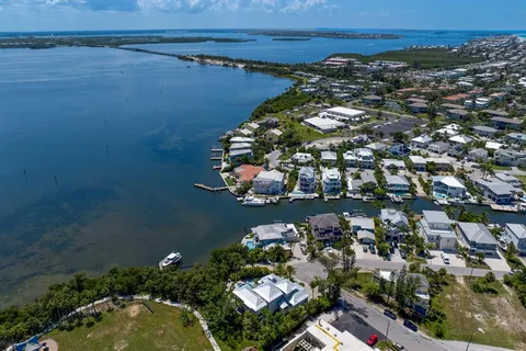 $4,000,000 | 220 North Harbor Drive, Holmes Beach, FL 34217
