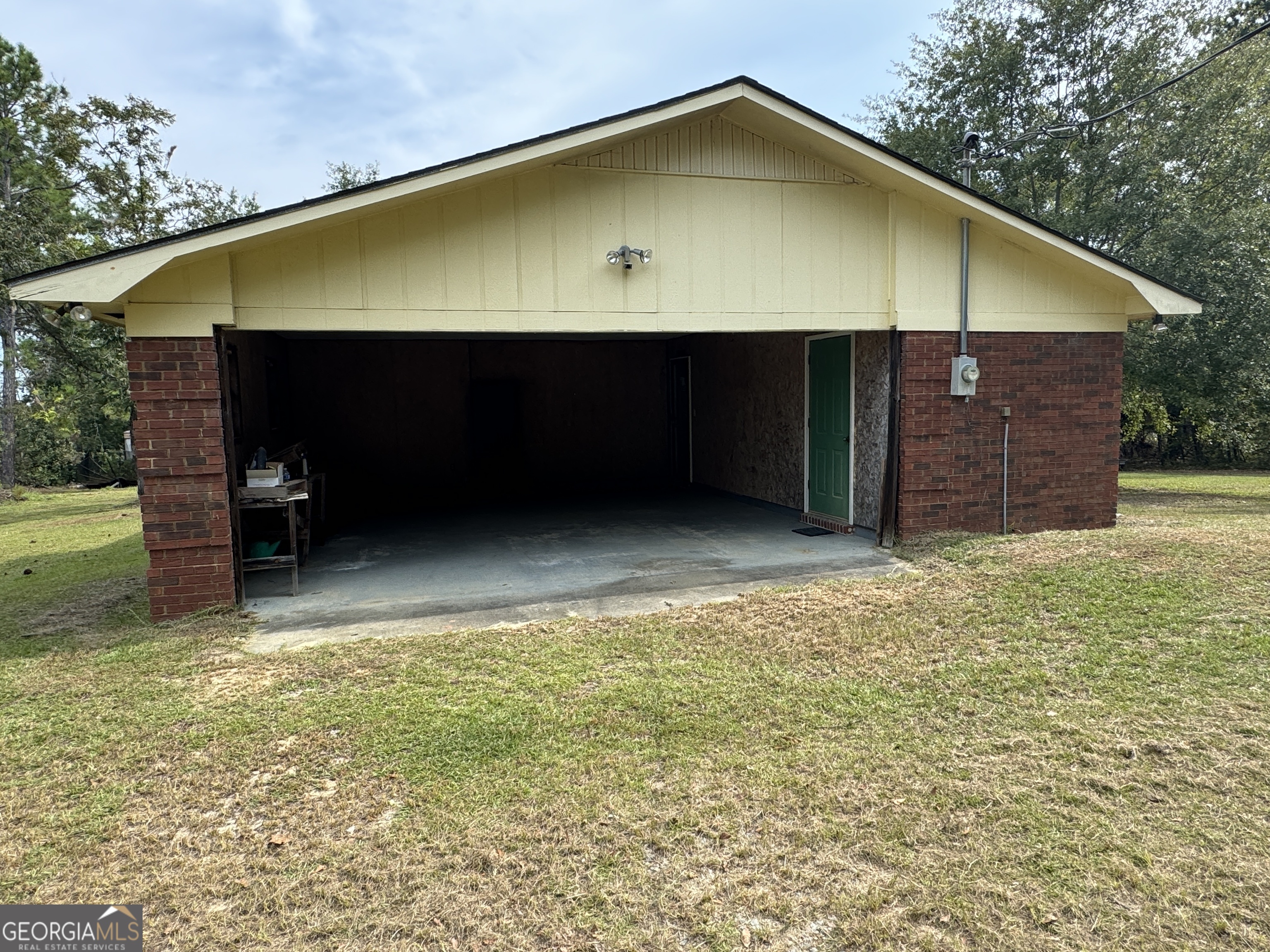 1936 Cedar Grove Road Soperton, GA 30457 - Photo 2 of 43 a front view of house with yard