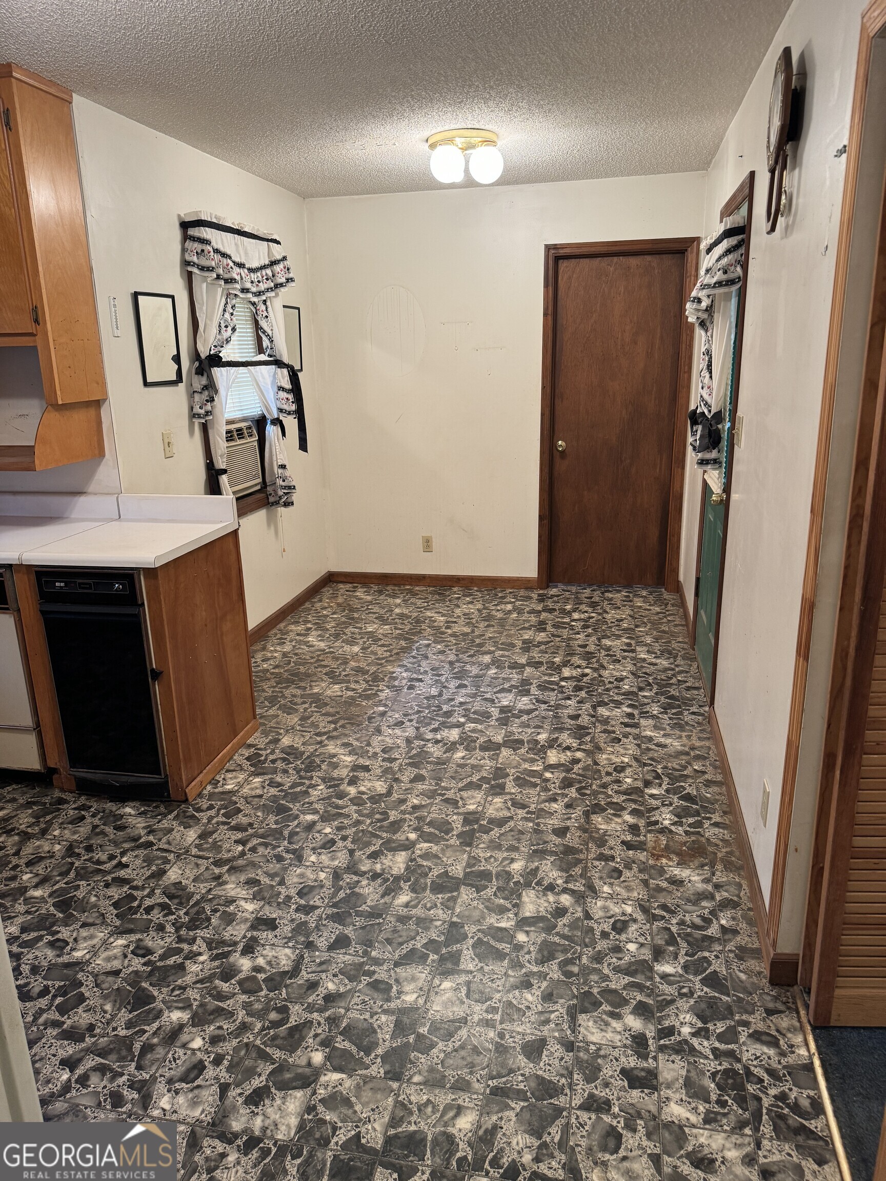 1936 Cedar Grove Road Soperton, GA 30457 - Photo 10 of 43 a view of front door