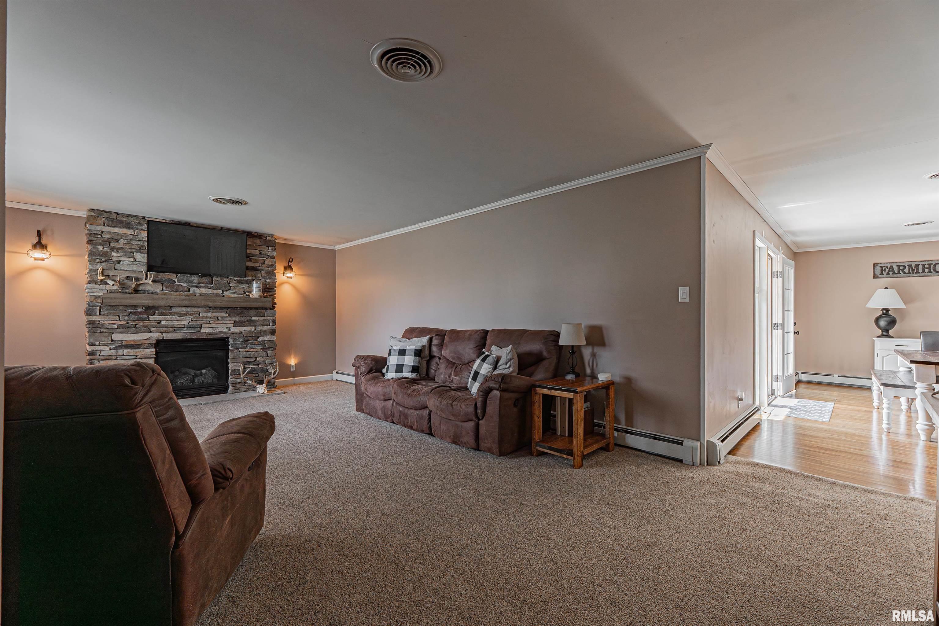 1346 Airport Road Lincoln, IL 62656 - Photo 3 of 38