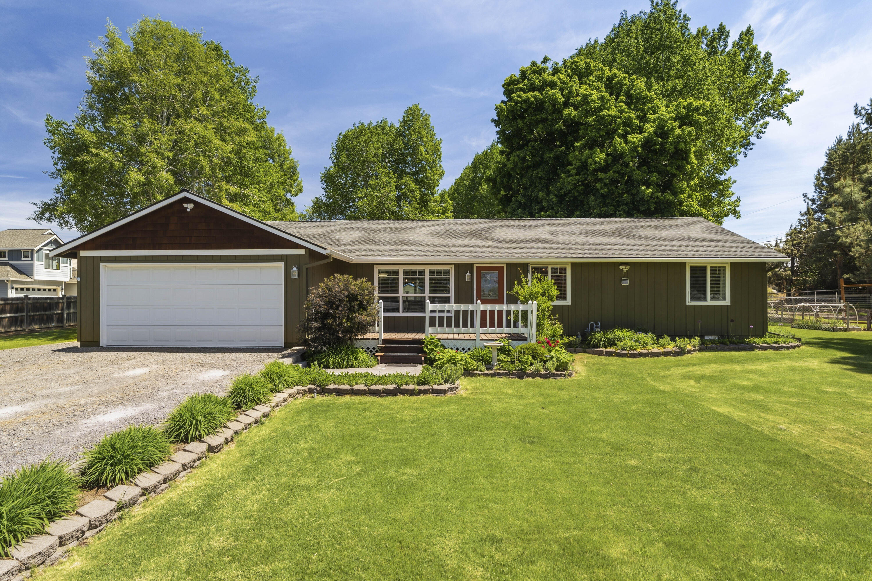 61908 Pettigrew Road Bend, OR 97702 - Photo 1 of 62 01-Exterior